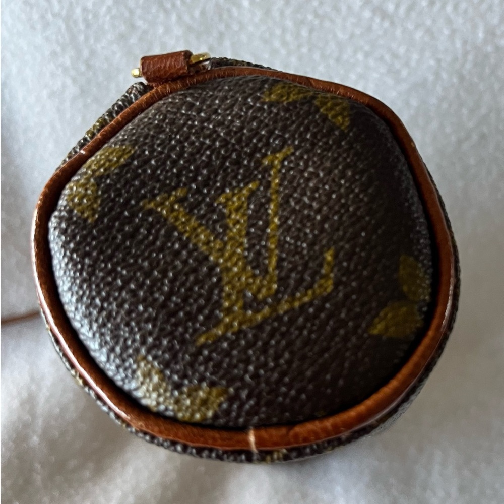 Authentic Louis Vuitton Monogram Vintage Mini Papillon - Picture 3 of 9
